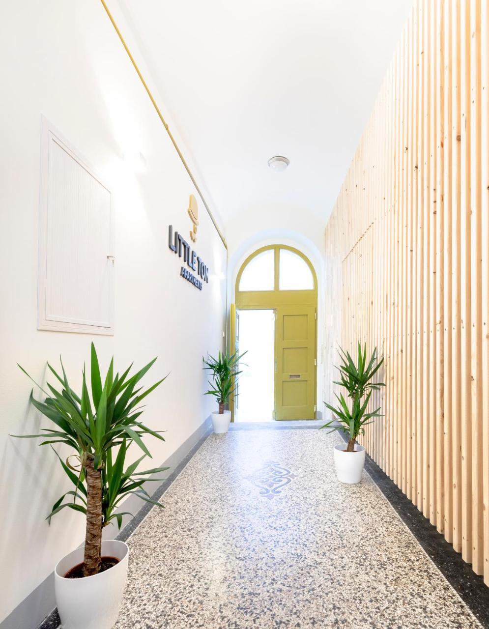 Little Tom Apartments Praga Esterno foto