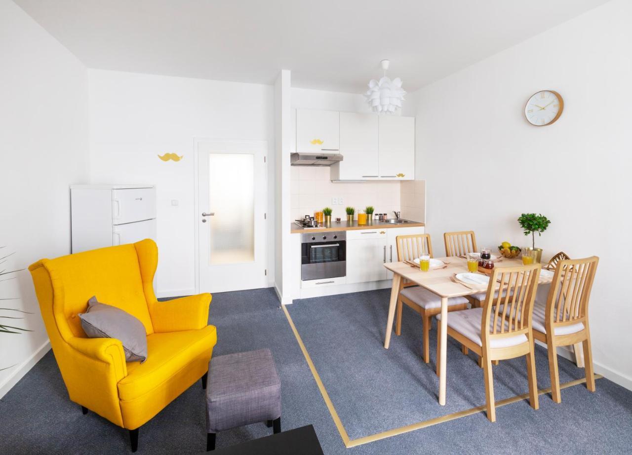 Little Tom Apartments Praga Esterno foto