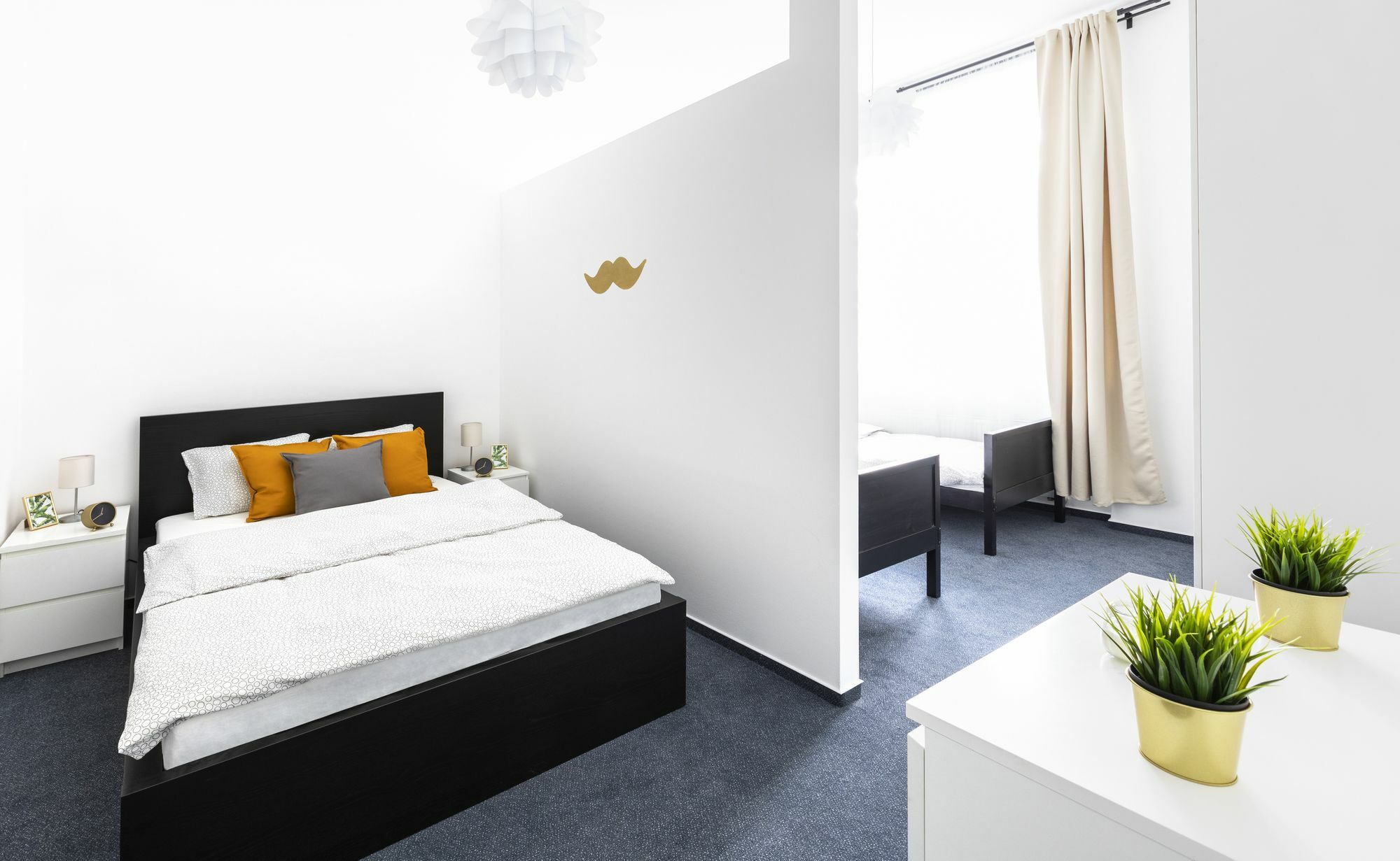 Little Tom Apartments Praga Esterno foto