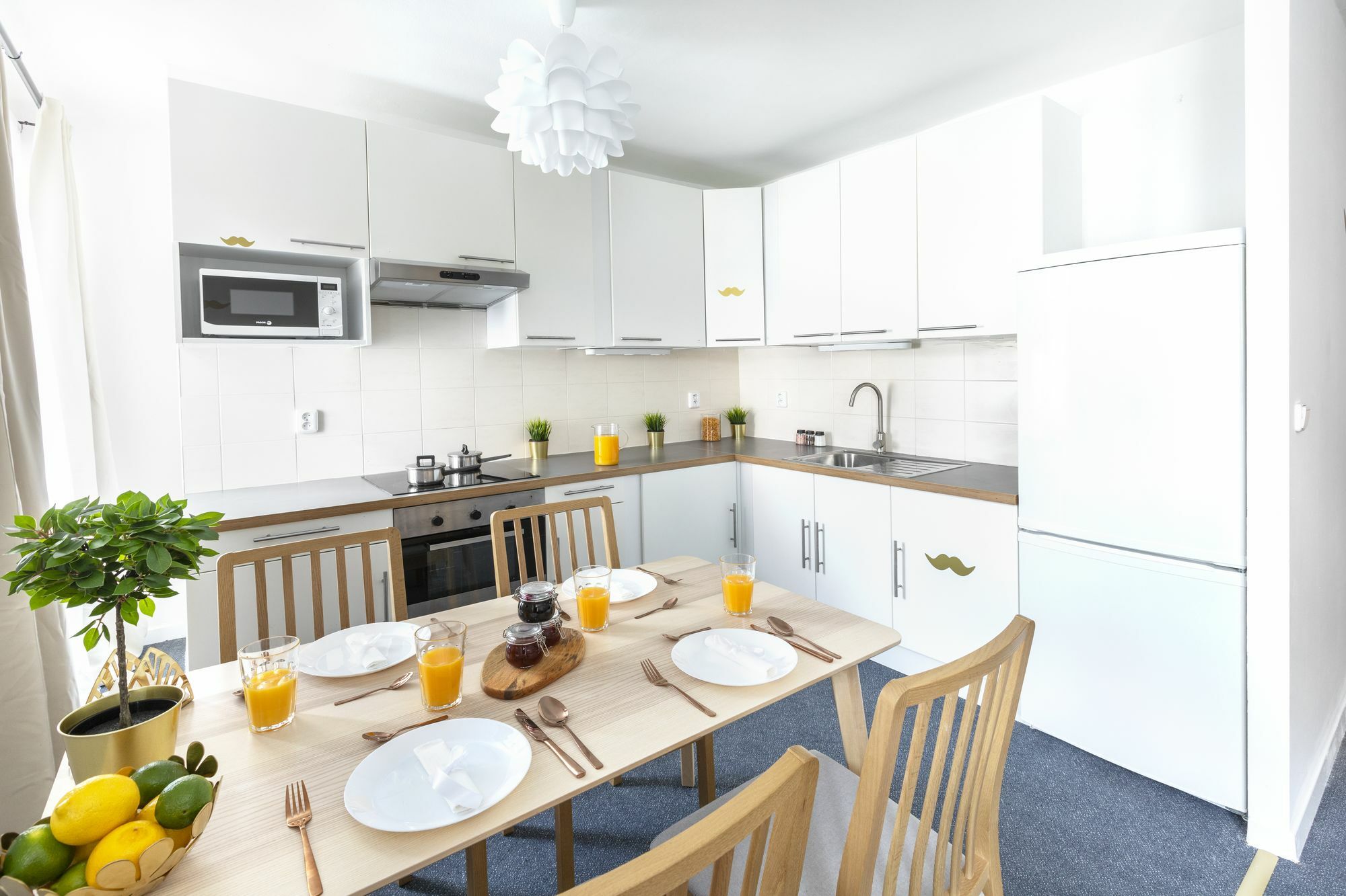 Little Tom Apartments Praga Esterno foto
